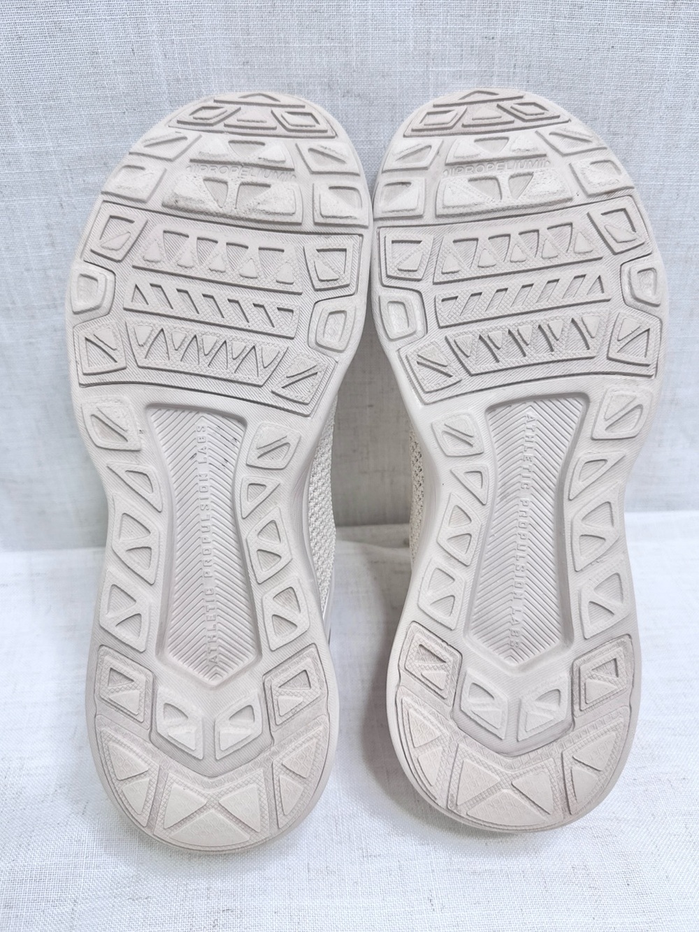 APL TechLoom Tracer Knit Sneakers Beach Almond Leopard Women's Size 7 - Picture 8 of 12